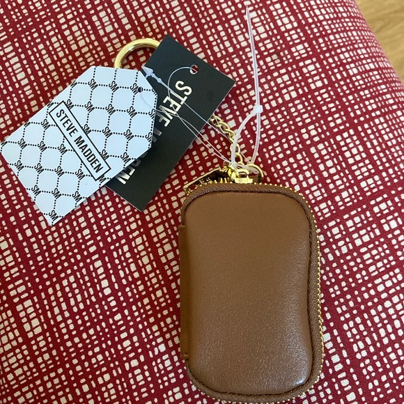 NWT Steve Madden crossbody with coin bag and keychain - Picture 6 of 6